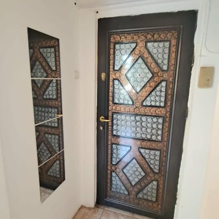 Inchiriez Garsoniera In Regim Hotelier Unirii ブカレスト エクステリア 写真