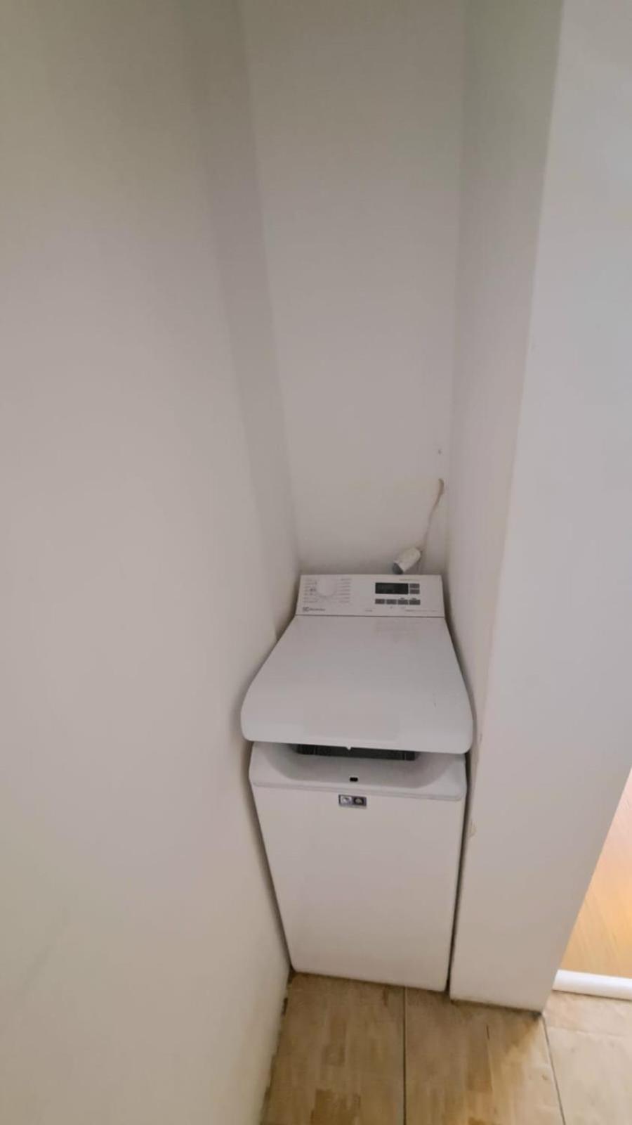 Inchiriez Garsoniera In Regim Hotelier Unirii ブカレスト エクステリア 写真